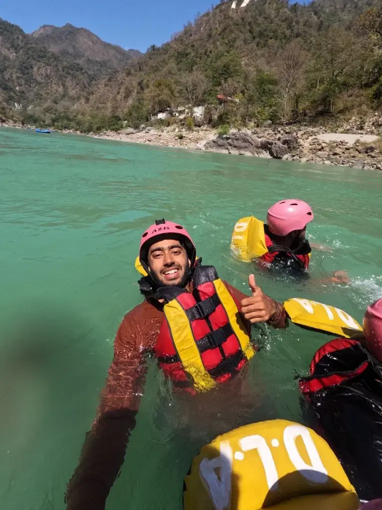 Bucketlistt customers geared up before river rafting in Rishikesh